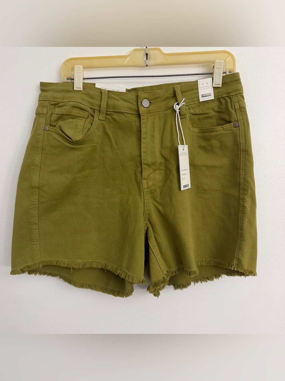 Judy Blue Matcha Garment Dyed Mid-Rise Fray Hem Shorts Sz 1X